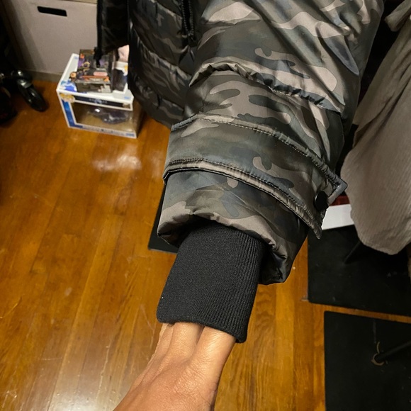 Camouflage hooded parka, size 14/16. - Picture 6 of 11